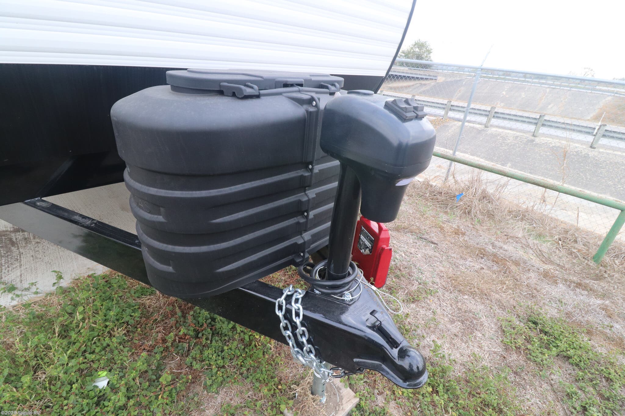 Contact us now about this 2026 Sunset Park RV SUNLITE 27WQB! 2026 SUNLITE 27WQB by Sunset Park RV from Seguin RV in Seguin, Texas