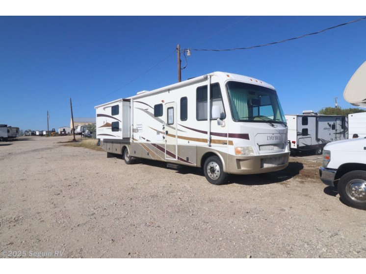 Email now about this 2008 Damon Daybreak 3276! Used 2008 Damon Daybreak 3276 available in Seguin, Texas
