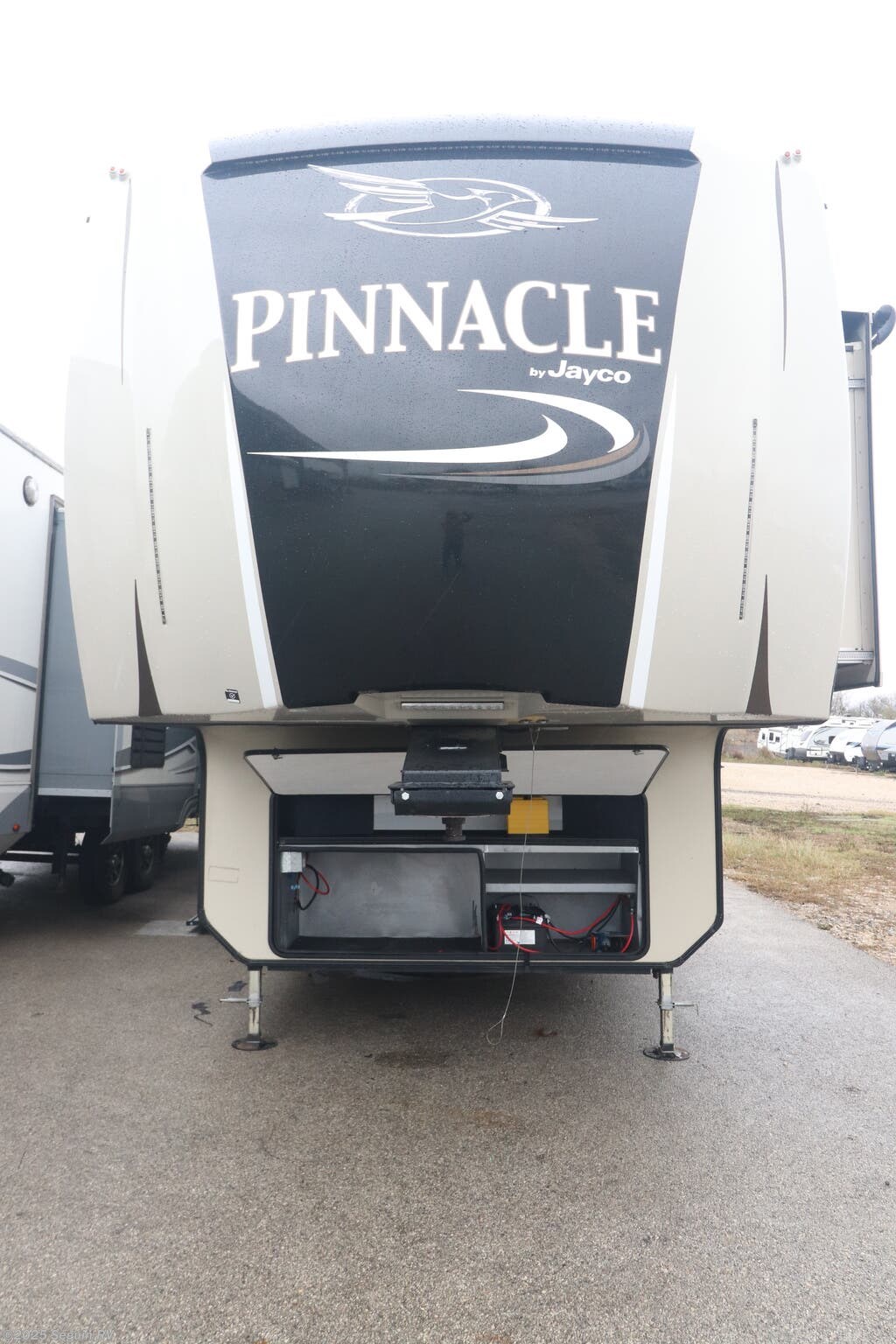 Call now about this 2017 Jayco Pinnacle 38REFS! 2017 Jayco Pinnacle 38REFS - Used Fifth Wheel For Sale by Seguin RV in Seguin, Texas features Stove, Oven, Ladder, Leveling Jacks, Shower