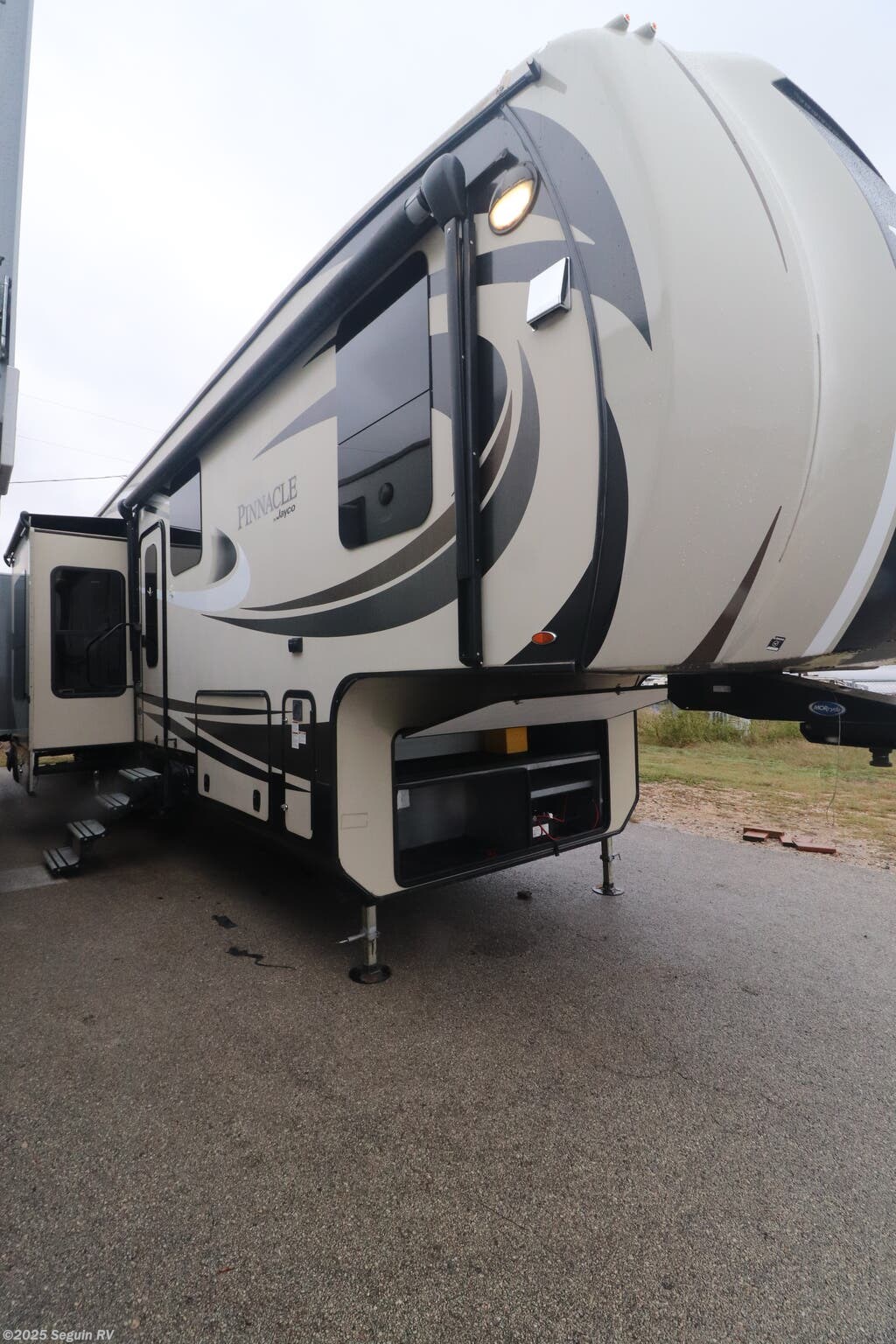 Used 2017 Jayco Pinnacle 38REFS available in Seguin, Texas