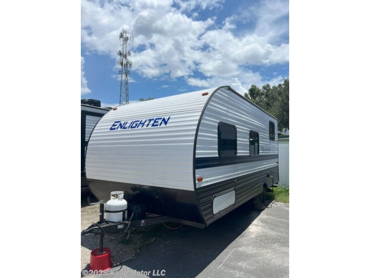 Email now about this 2022 Gulf Stream Enlighten 18BH! Used 2022 Gulf Stream Enlighten 18BH available in Gibsonton, Florida