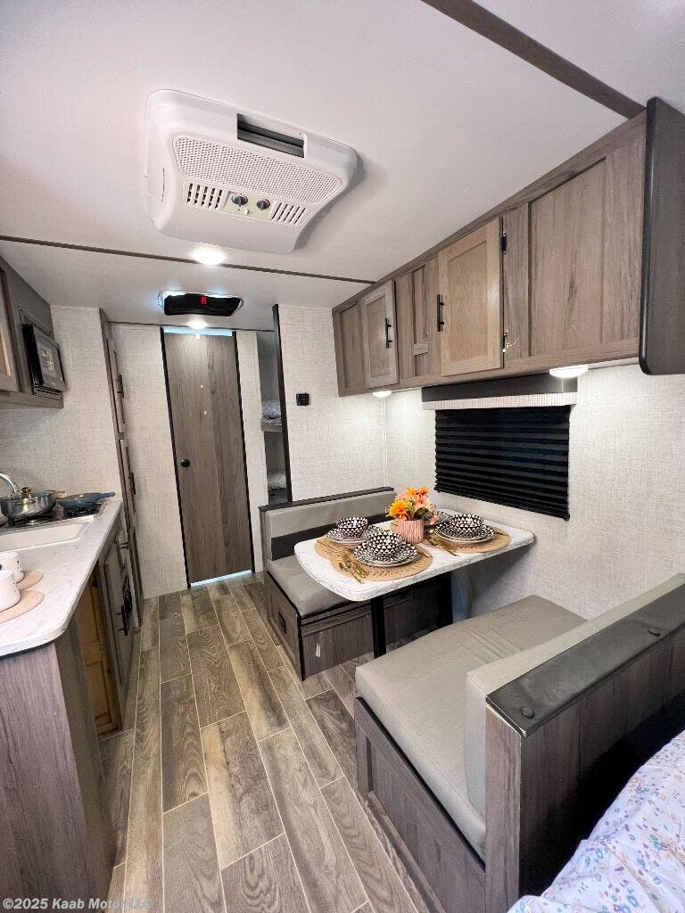 Used 2022 Gulf Stream Enlighten 18BH available in Gibsonton, Florida