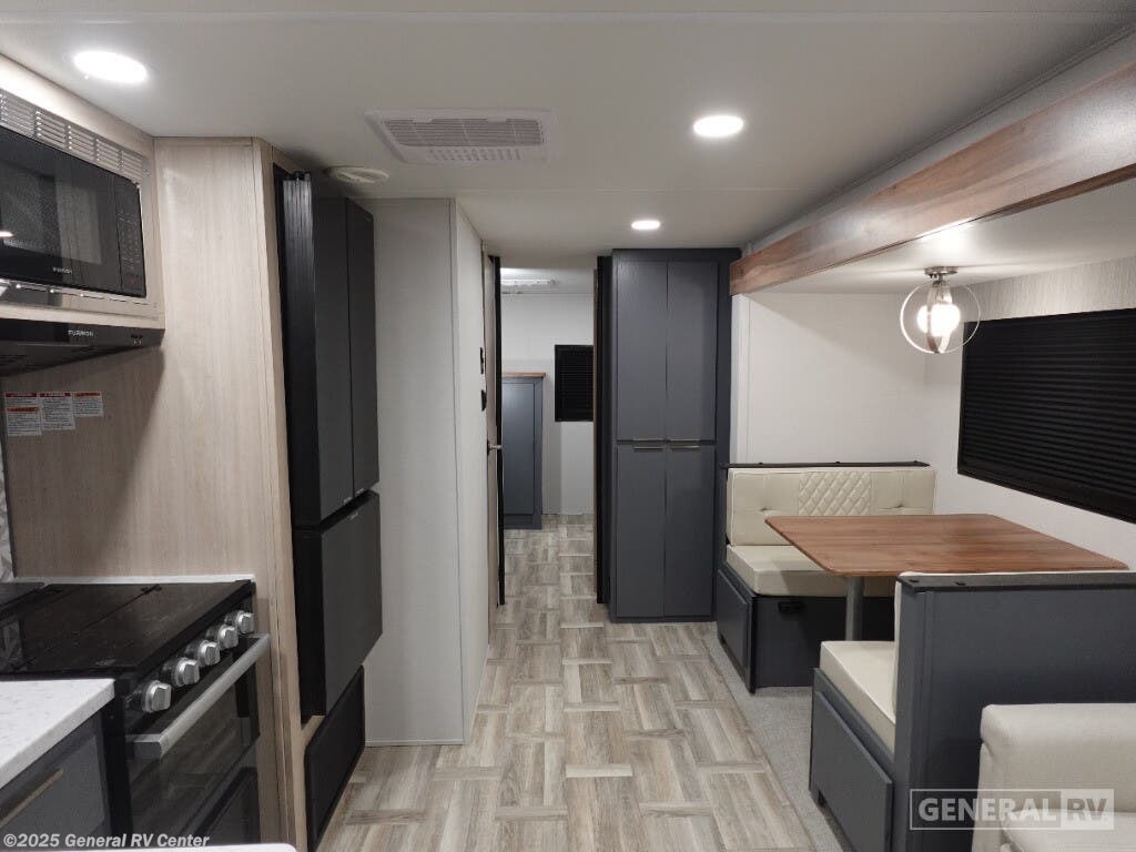 Call now about this 2025 Prime Time Tracer 308BH! 2025 Prime Time Tracer 308BH - New Travel Trailer For Sale by General RV Center in South Weber, Utah