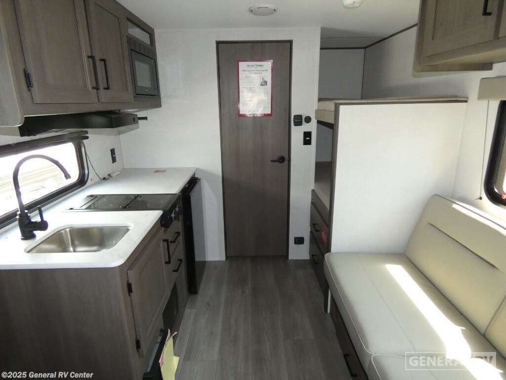 Call now about this 2025 Grand Design Transcend One 151BH! 2025 Grand Design Transcend One 151BH - New Travel Trailer For Sale by General RV Center in South Weber, Utah