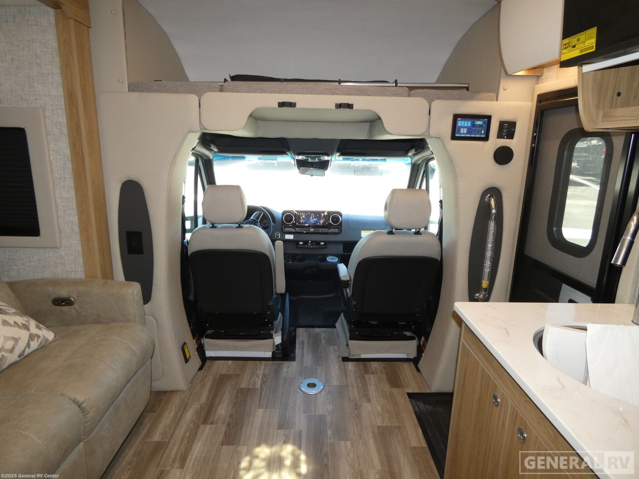 New 2026 Tiffin Wayfarer 25XLW available in South Weber, Utah