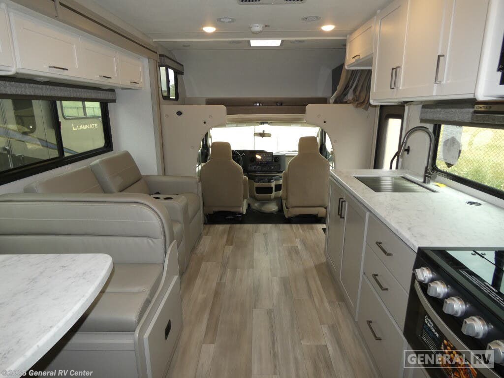 New 2026 Thor Motor Coach Pasadena SH31 available in South Weber, Utah