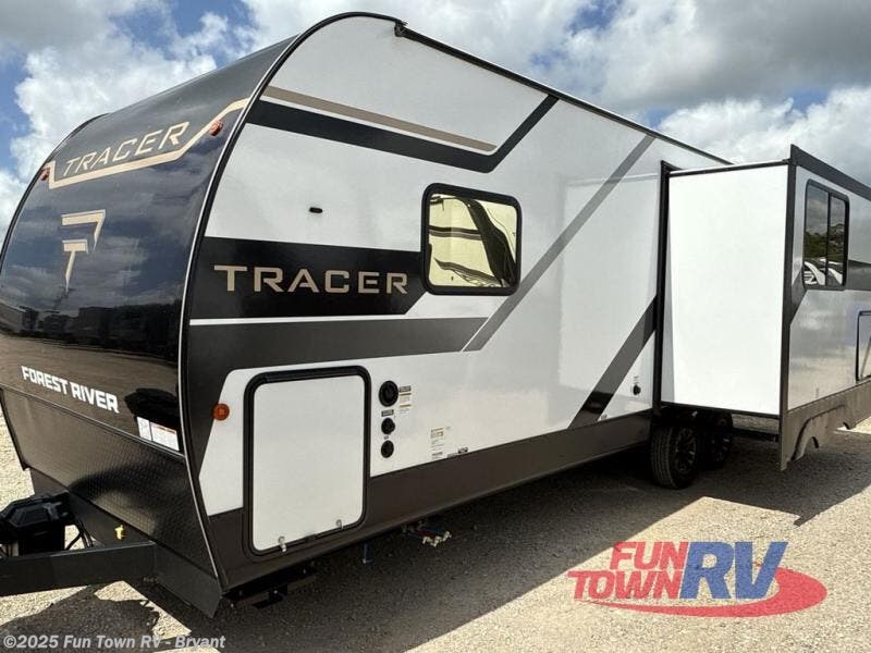 Contact us now about this 2026 Prime Time Tracer 235RK! 2026 Tracer 235RK by Prime Time from Fun Town RV - Bryant in Bryant, Arkansas