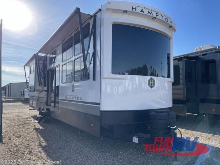 Email now about this 2025 CrossRoads Hampton 395BAM! New 2025 CrossRoads Hampton 395BAM available in Bryant, Arkansas