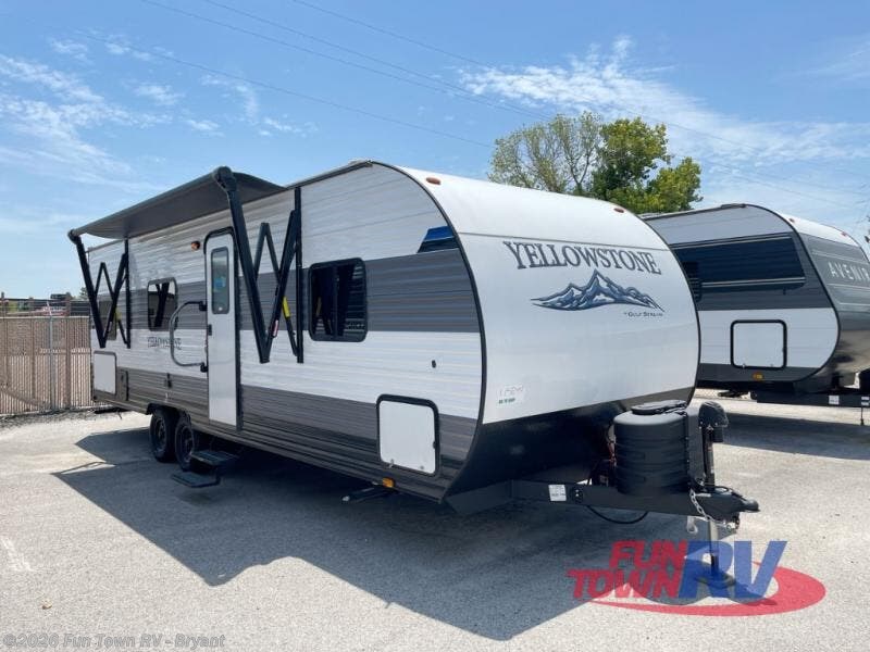 Email now about this 2025 Gulf Stream Yellowstone Classic 26BHG! New 2025 Gulf Stream Yellowstone Classic 26BHG available in Bryant, Arkansas