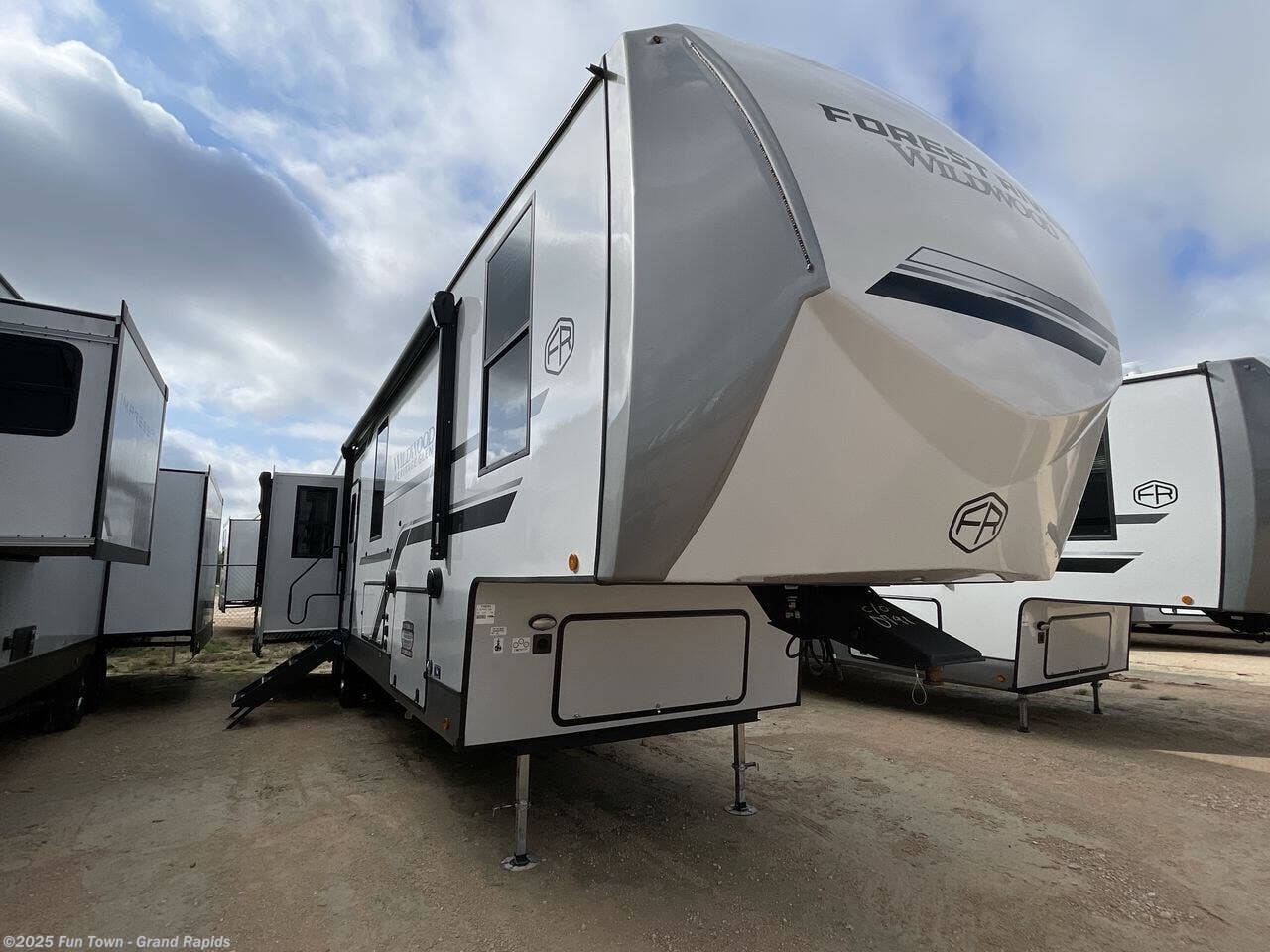 Contact us now about this 2026 Forest River Wildwood Heritage Glen 369BL! 2026 Wildwood Heritage Glen 369BL by Forest River from Fun Town - Grand Rapids in Rockford, Michigan