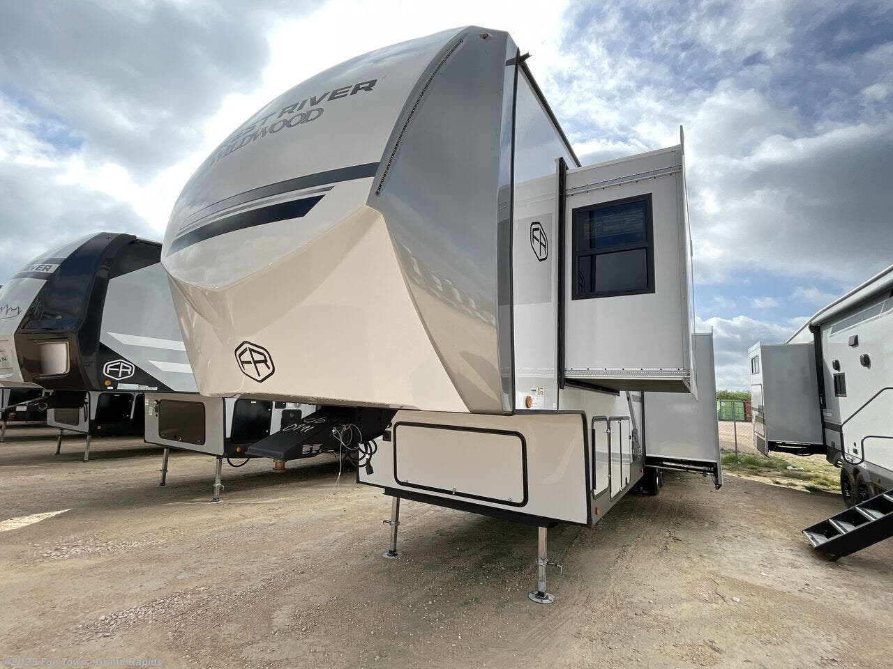 New 2026 Forest River Wildwood Heritage Glen 369BL available in Rockford, Michigan