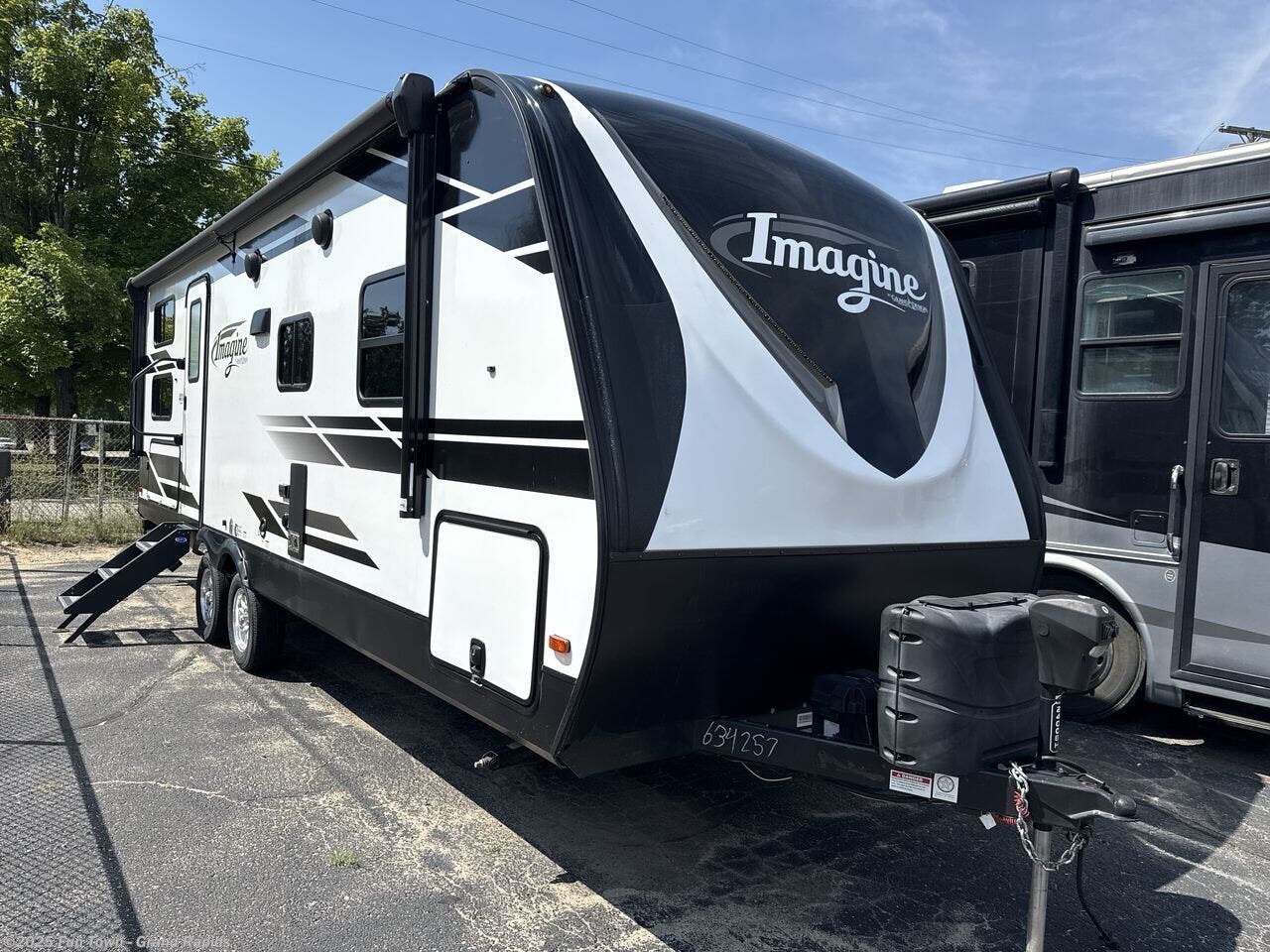 Email now about this 2022 Grand Design GRAND DESIGN 2400BH! Used 2022 Grand Design GRAND DESIGN 2400BH available in Rockford, Michigan