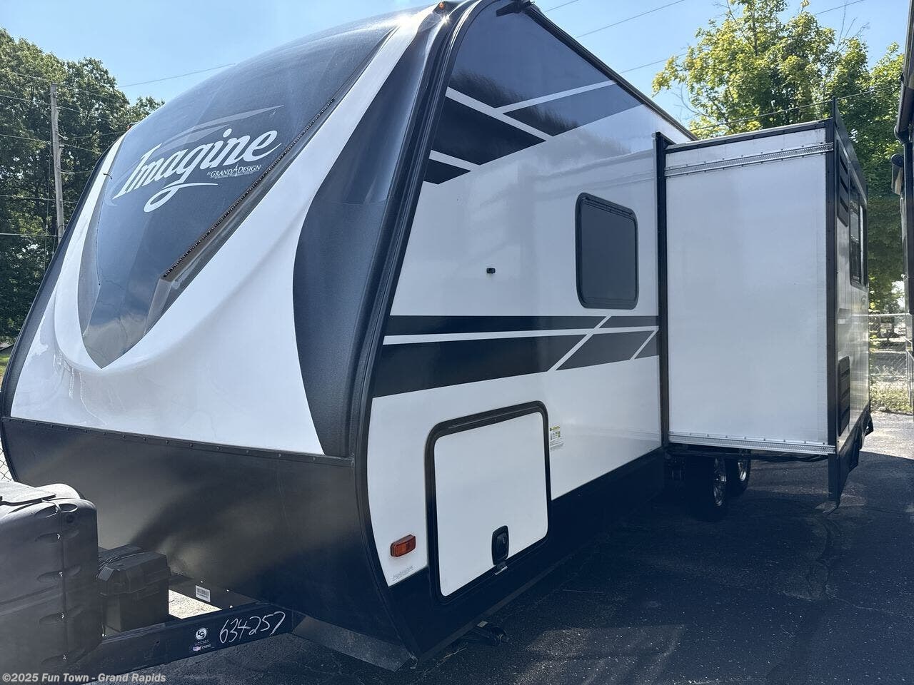 Used 2022 Grand Design GRAND DESIGN 2400BH available in Rockford, Michigan