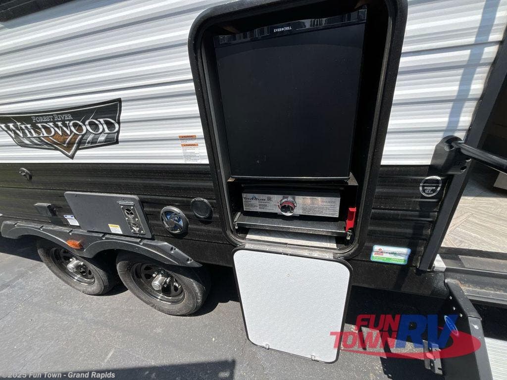 Used 2024 Forest River Wildwood 28DBUD available in Rockford, Michigan
