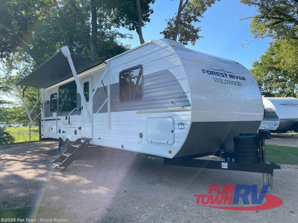 Email now about this 2025 Forest River Wildwood 27RK! New 2025 Forest River Wildwood 27RK available in Rockford, Michigan
