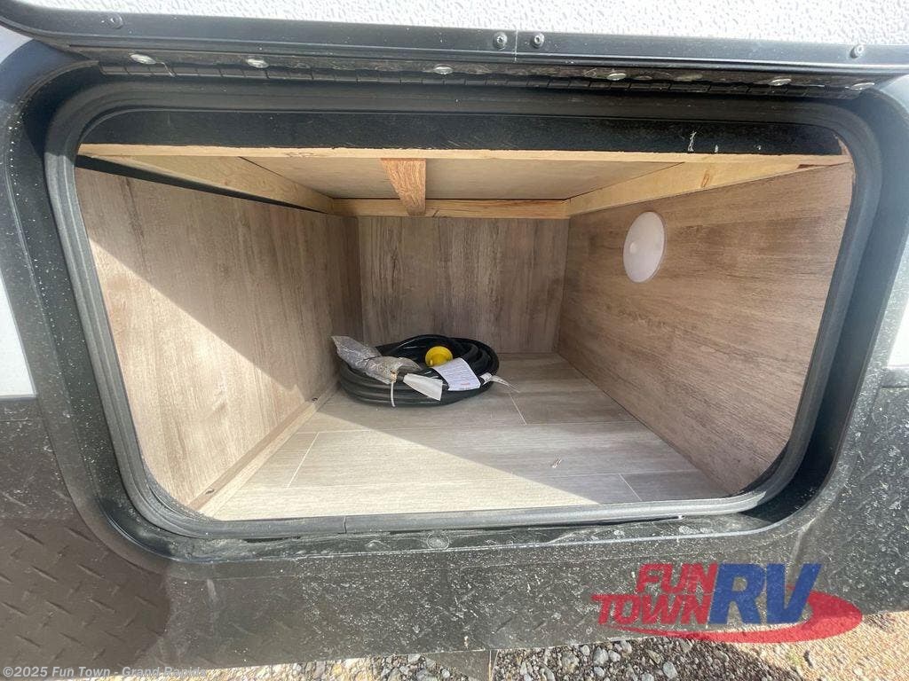 New 2025 Gulf Stream Yellowstone Trail Edition 109OK available in Rockford, Michigan