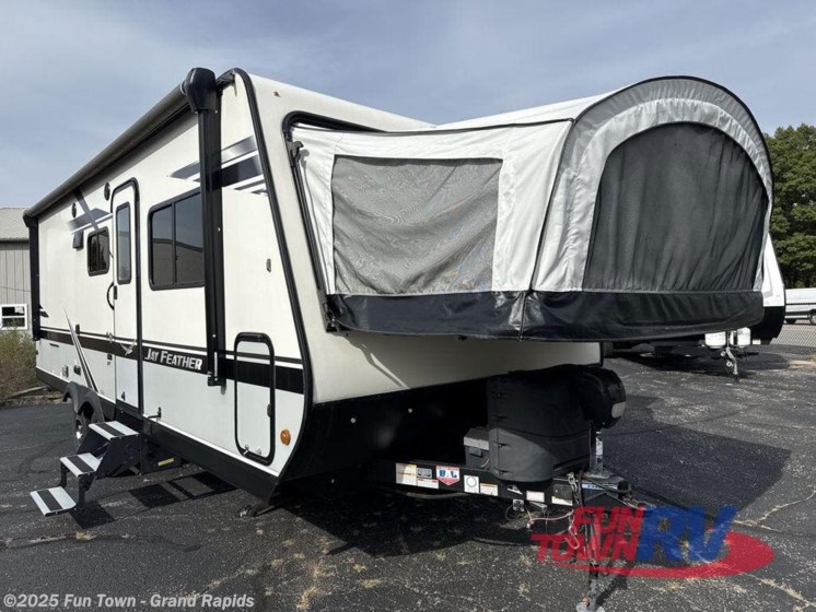 Email now about this 2021 Jayco Jay Feather X23E! Used 2021 Jayco Jay Feather X23E available in Rockford, Michigan