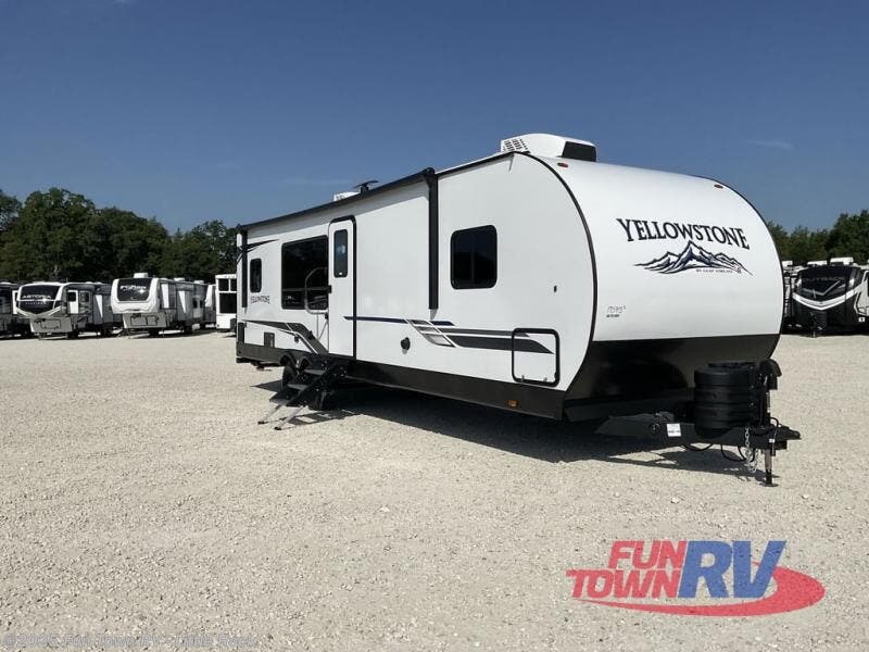 Call now about this 2025 Gulf Stream Yellowstone Ranch Edition 29RKS! 2025 Gulf Stream Yellowstone Ranch Edition 29RKS - New Travel Trailer For Sale by Fun Town RV - Little Rock in Little Rock, Arkansas