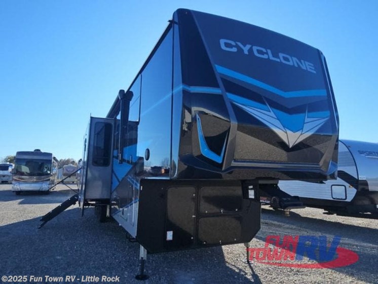 Email now about this 2025 Heartland Cyclone 4006! New 2025 Heartland Cyclone 4006 available in Little Rock, Arkansas