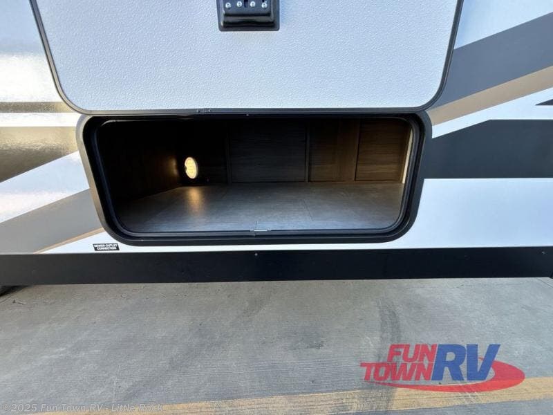 Call now about this 2026 Prime Time LaCrosse 3510DB! 2026 Prime Time LaCrosse 3510DB - New Travel Trailer For Sale by Fun Town RV - Little Rock in Little Rock, Arkansas