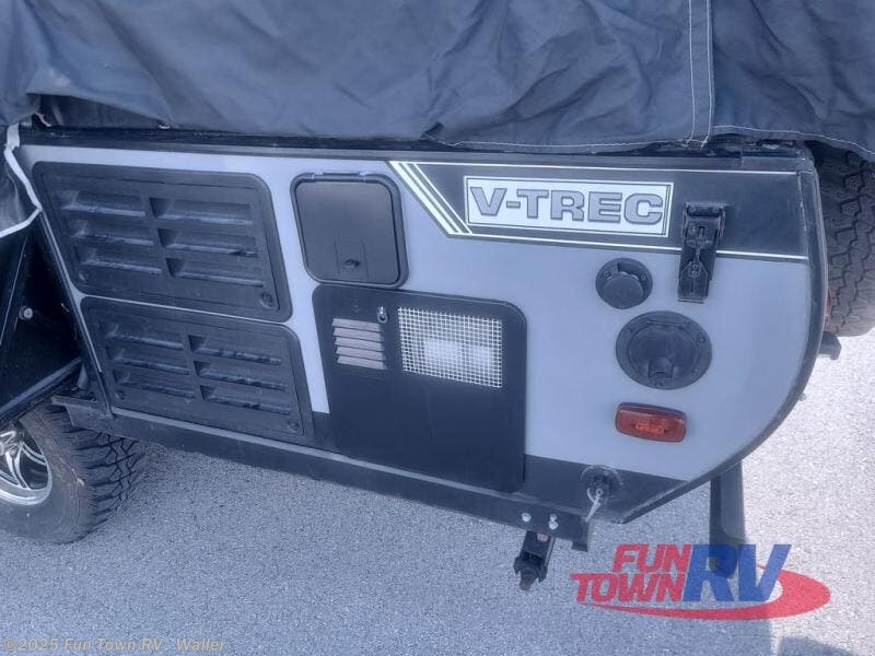 Call now about this 2019 Coachmen V-Trec V3! 2019 Coachmen V-Trec V3 - Used Popup For Sale by Fun Town RV - Waller in Waller, Texas