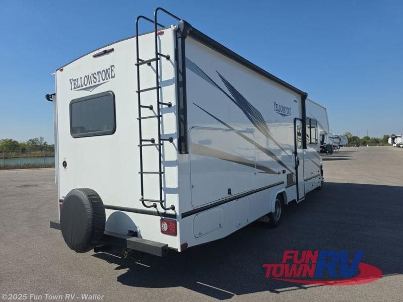 Call now about this 2026 Gulf Stream Yellowstone Y6314! 2026 Gulf Stream Yellowstone Y6314 - New Class C For Sale by Fun Town RV - Waller in Waller, Texas