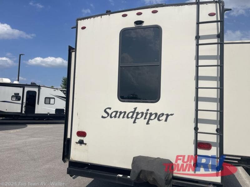 Call now about this 2021 Forest River Sandpiper 38FKOK! 2021 Forest River Sandpiper 38FKOK - Used Fifth Wheel For Sale by Fun Town RV - Waller in Waller, Texas