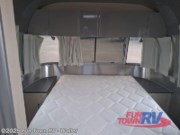 Call now about this 2022 Airstream Flying Cloud 27FB! 2022 Airstream Flying Cloud 27FB - Used Travel Trailer For Sale by Fun Town RV - Waller in Waller, Texas