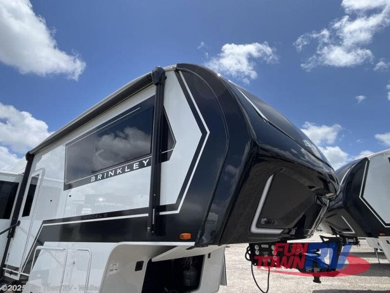 Call now about this 2026 Brinkley RV Model Z 3110! 2026 Brinkley RV Model Z 3110 - New Fifth Wheel For Sale by Fun Town RV - Waller in Waller, Texas