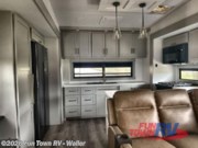 Call now about this 2026 Brinkley RV Model Z 3200! 2026 Brinkley RV Model Z 3200 - New Fifth Wheel For Sale by Fun Town RV - Waller in Waller, Texas