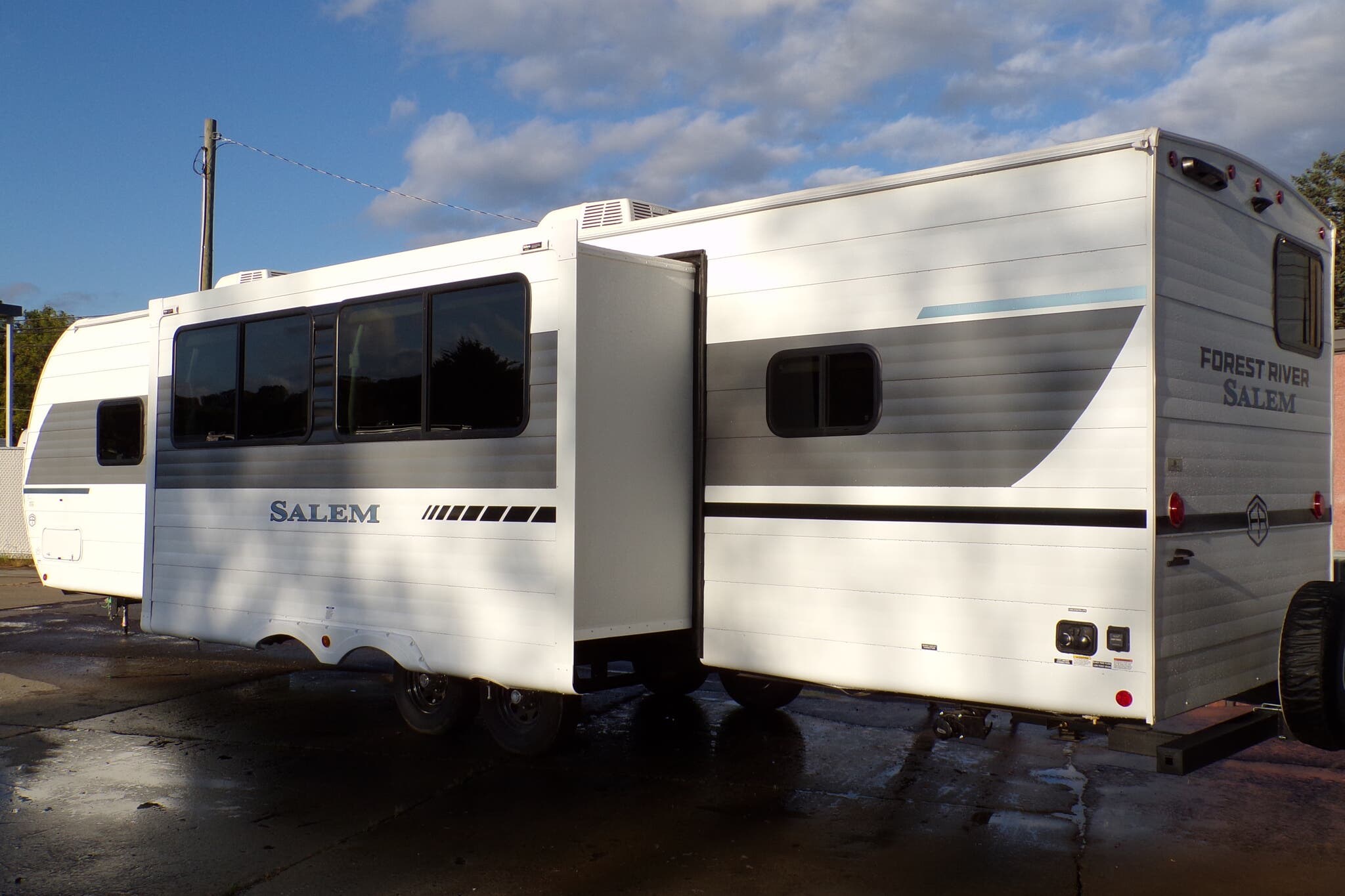 Contact us now about this 2026 Forest River Salem 29BDB! 2026 Salem 29BDB by Forest River from Hometown RV LLC in Brockway, Pennsylvania