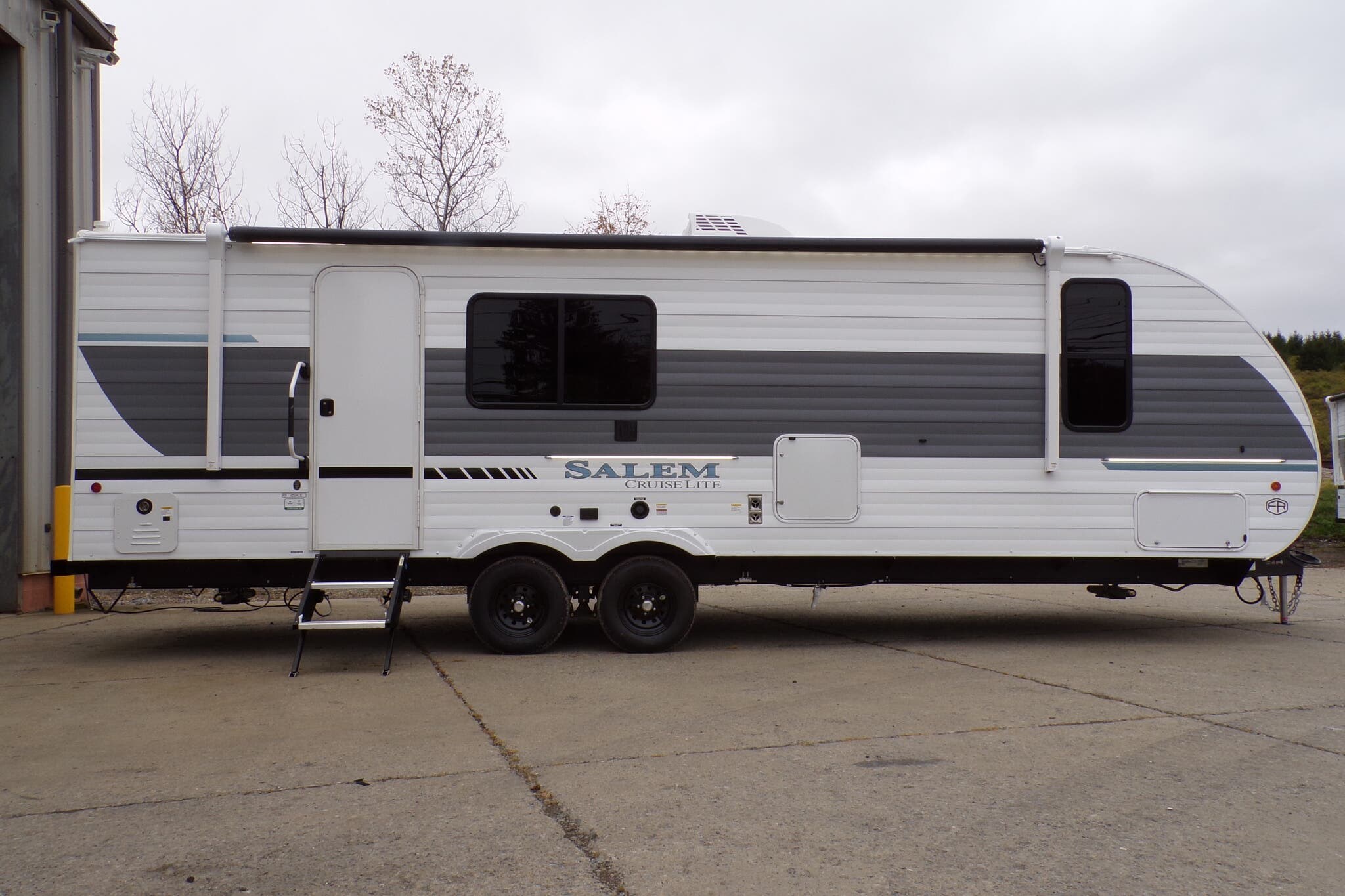 Call now about this 2026 Forest River Salem Cruise Lite 25ICE! 2026 Forest River Salem Cruise Lite 25ICE - New Travel Trailer For Sale by Hometown RV LLC in Brockway, Pennsylvania features King Size Bed, Refrigerator, Fantastic Fan, Booth Dinette, Pass Thru Storage