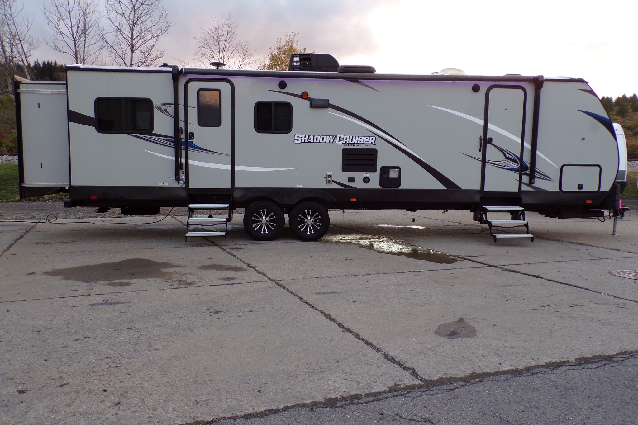 Call now about this 2020 Cruiser RV Shadow Cruiser 289RBS! 2020 Cruiser RV Shadow Cruiser 289RBS - Used Travel Trailer For Sale by Hometown RV LLC in Brockway, Pennsylvania features Medicine Cabinet, Propane, Power Hitch Jack, Microwave, TV