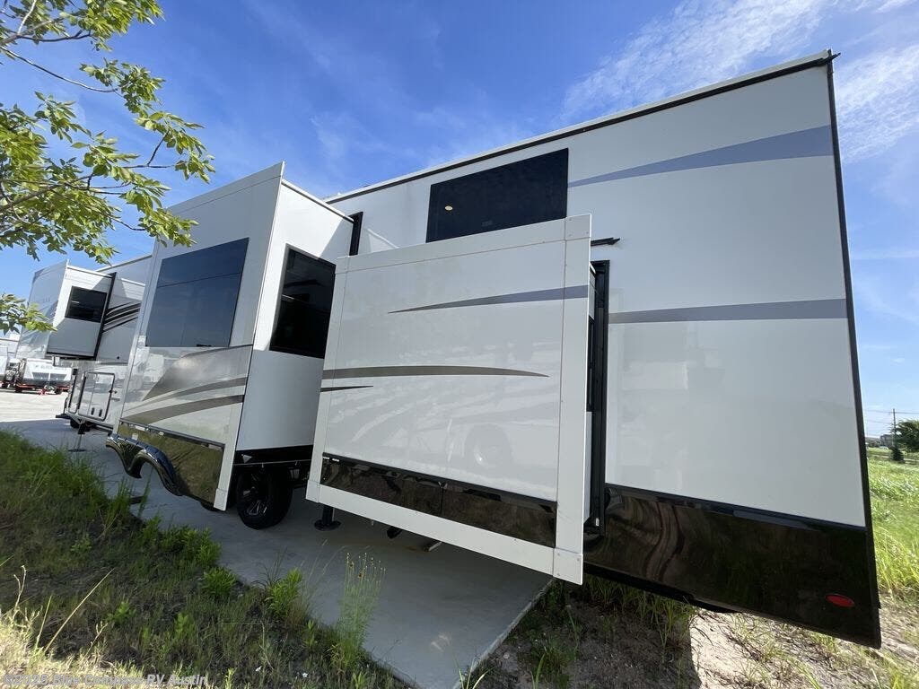 Contact us now about this 2025 Keystone Montana 3915TB! 2025 Montana 3915TB by Keystone from Blue Compass RV Austin in Buda, Texas
