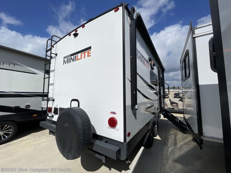 Email now about this 2022 Forest River Rockwood Mini Lite 2104S! Used 2022 Forest River Rockwood Mini Lite 2104S available in Buda, Texas