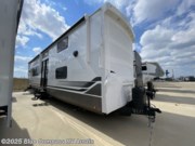 New 2026 Alliance RV Benchmark 44LFT available in Buda, Texas