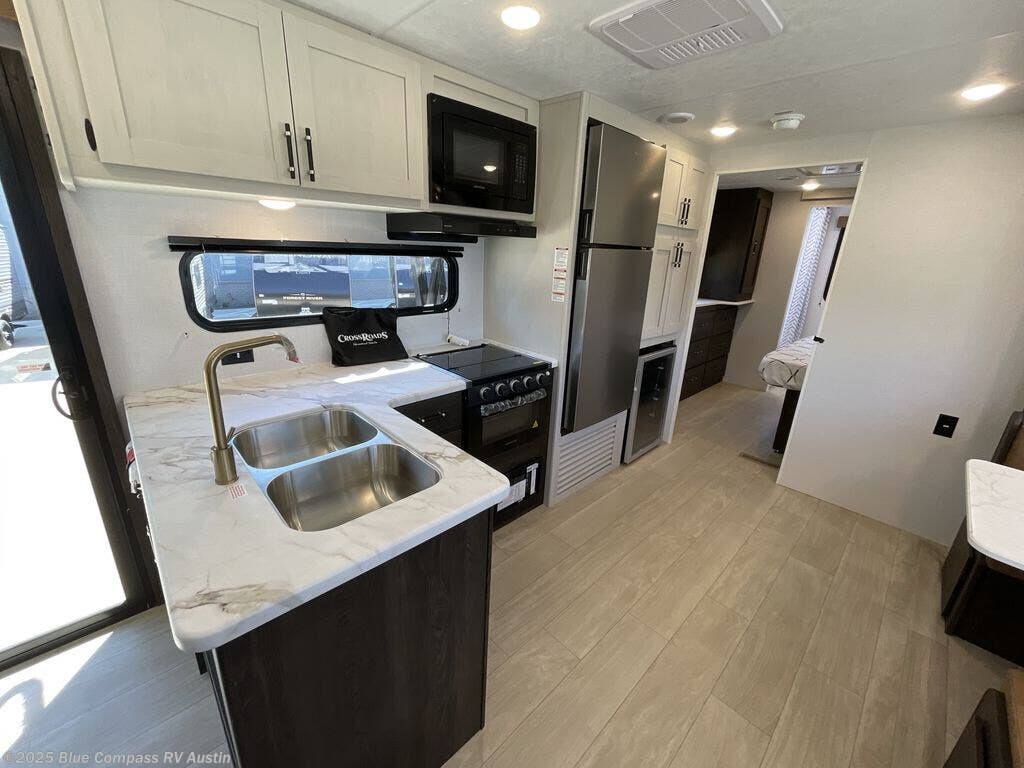 Email now about this 2026 CrossRoads Zinger 390DB! New 2026 CrossRoads Zinger 390DB available in Buda, Texas