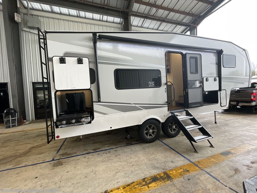 Contact us now about this 2025 Alliance RV Avenue All-Access 23ML! 2025 Avenue All-Access 23ML by Alliance RV from Blue Compass RV Austin in Buda, Texas
