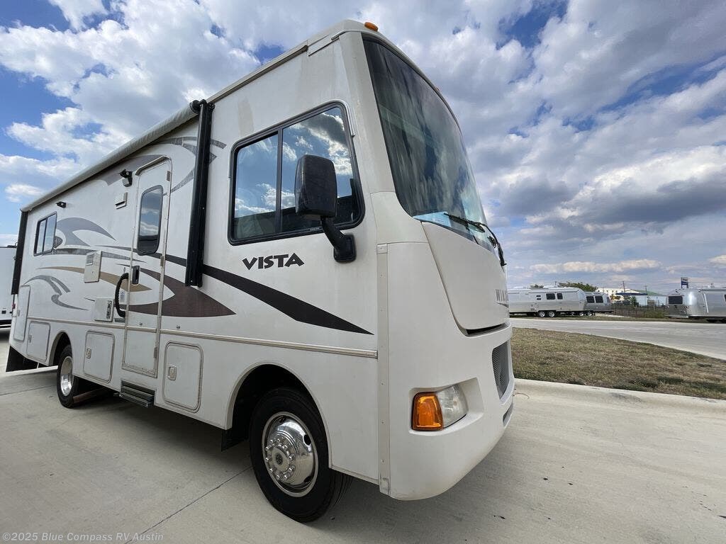 Email now about this 2015 Winnebago Vista 26HE! Used 2015 Winnebago Vista 26HE available in Buda, Texas