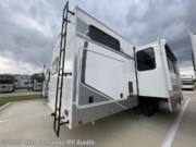 Contact us now about this 2026 Alliance RV Avenue 333BH! 2026 Avenue 333BH by Alliance RV from Blue Compass RV Austin in Buda, Texas