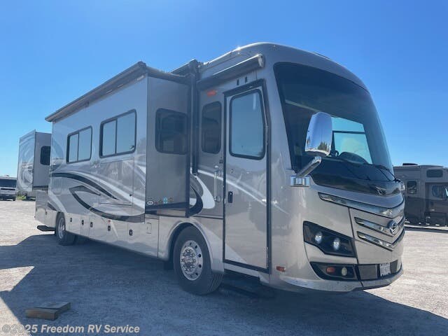 Email now about this 2013 Monaco RV Knight 40PDQhp MaxxForce! Used 2013 Monaco RV Knight 40PDQhp MaxxForce available in Aransas Pass, Texas
