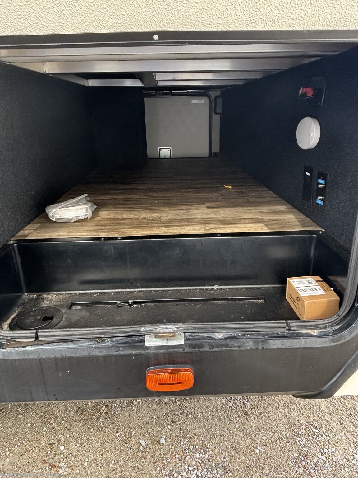 Call now about this 2018 Grand Design Reflection 315RLTS! 2018 Grand Design Reflection 315RLTS - Used Travel Trailer For Sale by Freedom RV Service in Aransas Pass, Texas features Slideout, Water Heater, TV, Toilet, Non-Smoking Unit