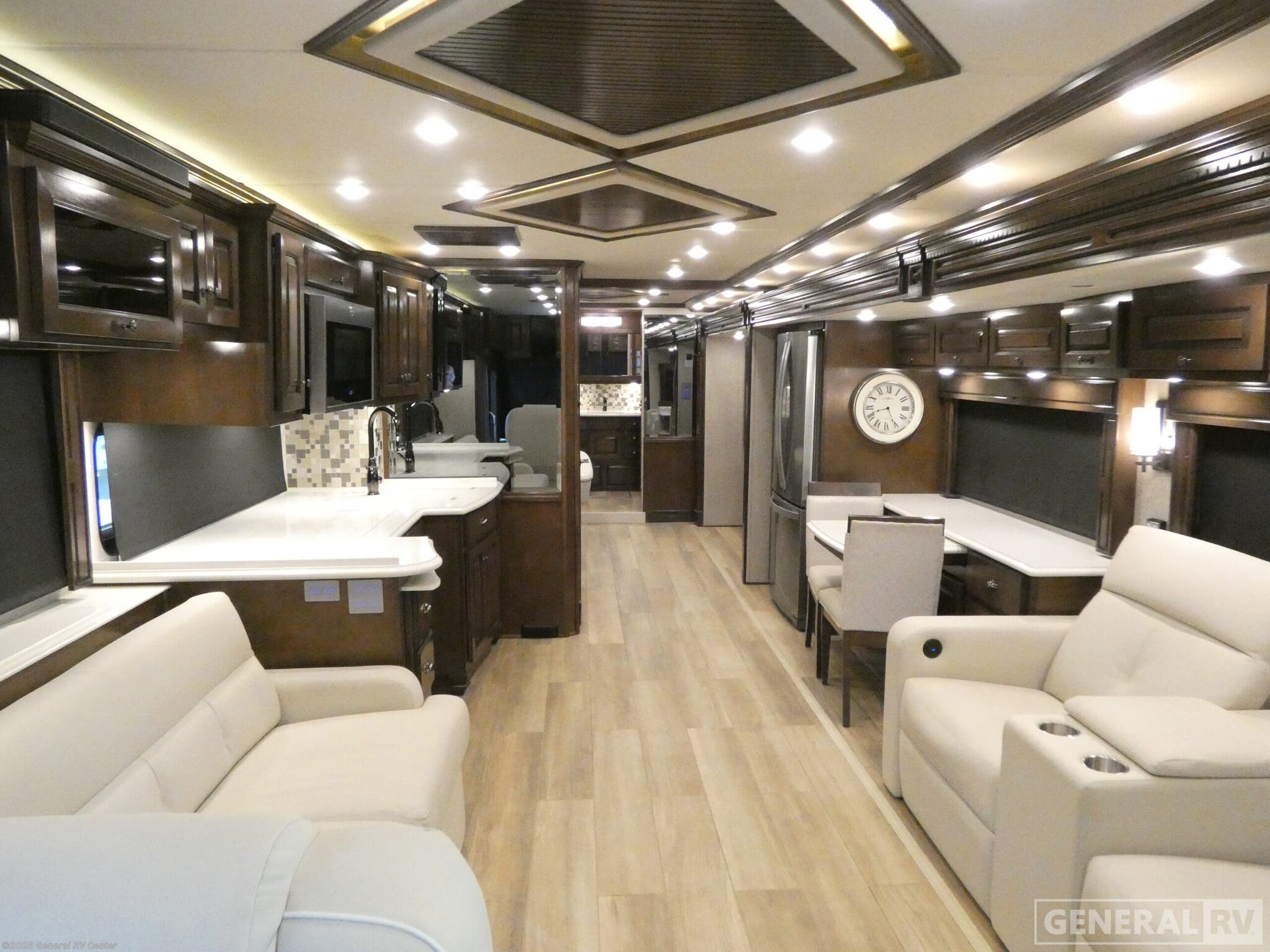 Call now about this 2022 Newmar Dutch Star 4081! 2022 Newmar Dutch Star 4081 - Used Class A For Sale by General RV Center in Mesa, Arizona