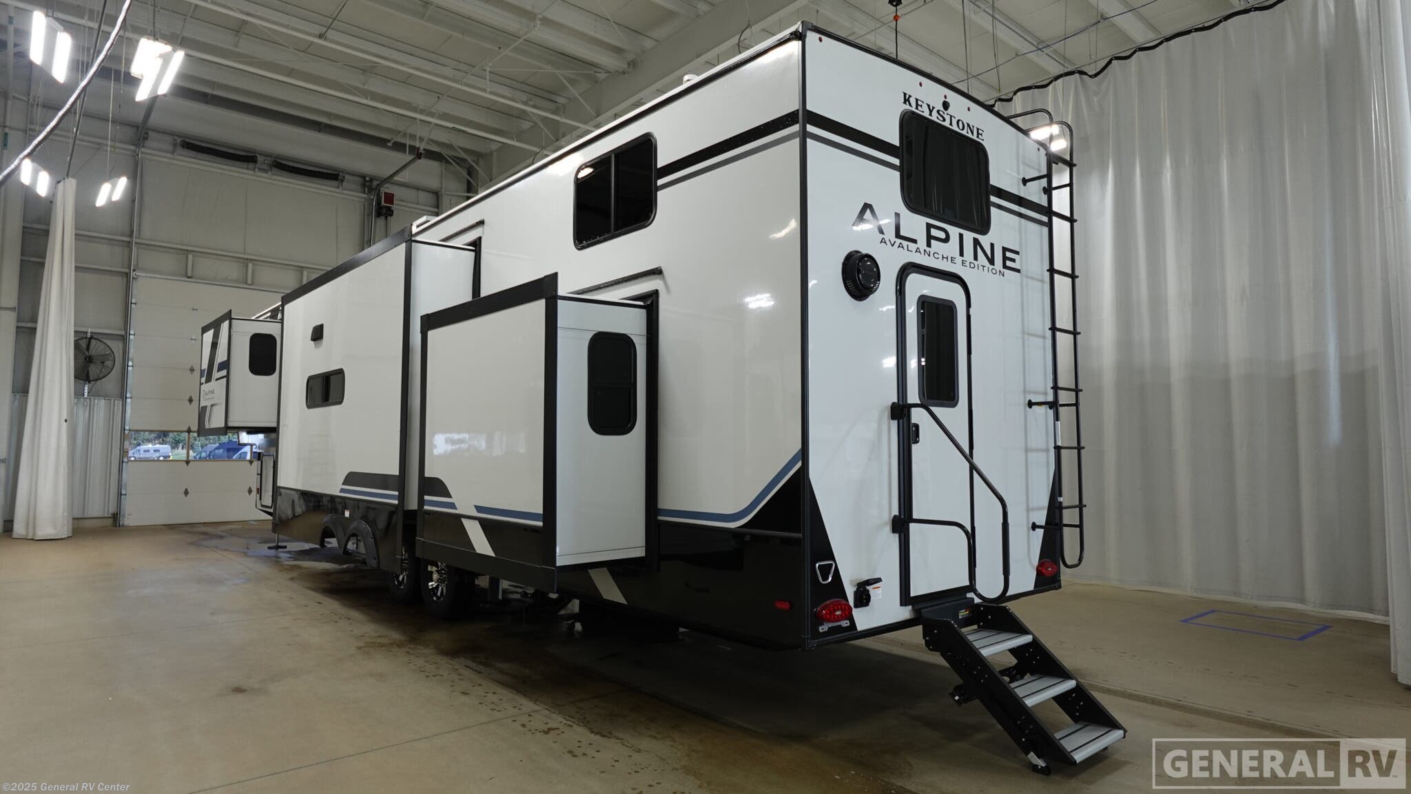 Contact us now about this 2026 Keystone Avalanche 390DS! 2026 Avalanche 390DS by Keystone from General RV Center in Mesa, Arizona