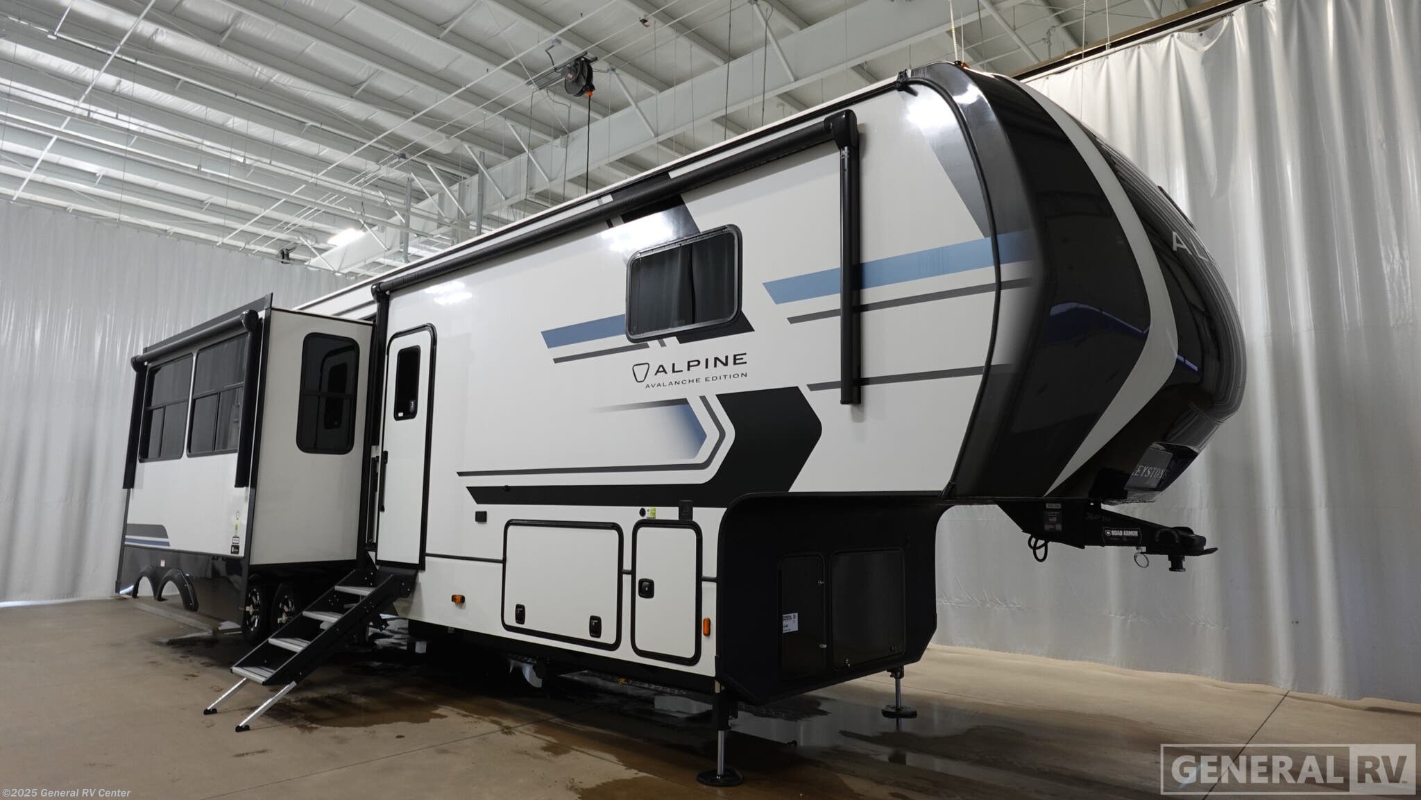 Email now about this 2026 Keystone Avalanche 390DS! New 2026 Keystone Avalanche 390DS available in Mesa, Arizona