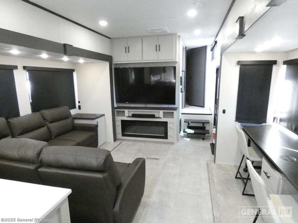 New 2026 Prime Time Crusader KING33 available in Mesa, Arizona