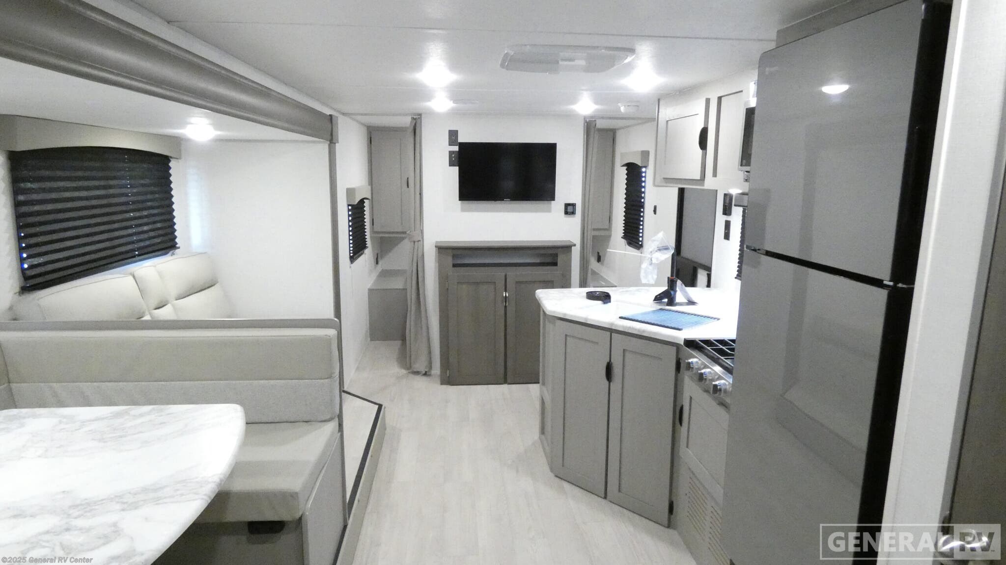 New 2026 Coachmen Clipper 262DBS available in Mesa, Arizona