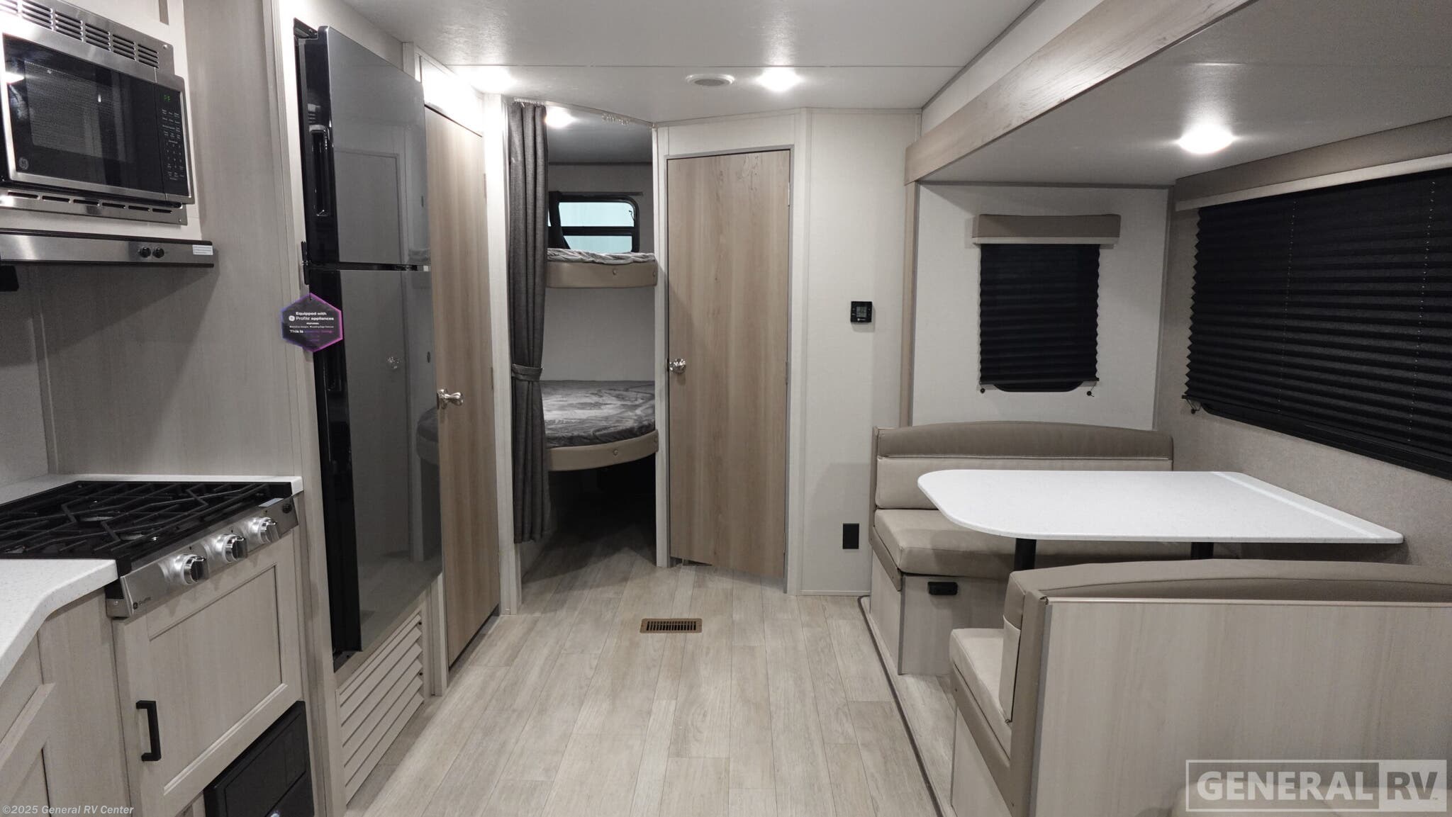 Call now about this 2026 Coachmen Catalina Summit Series 8 261BHS! 2026 Coachmen Catalina Summit Series 8 261BHS - New Travel Trailer For Sale by General RV Center in Mesa, Arizona