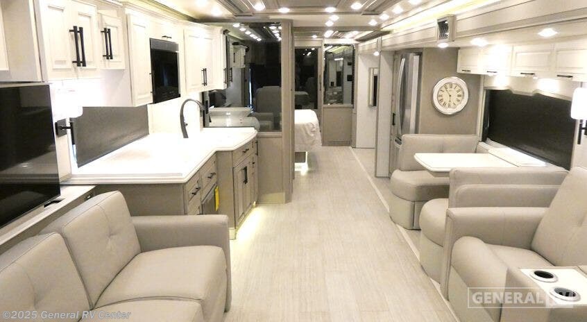Call now about this 2026 Newmar London Aire 4551! 2026 Newmar London Aire 4551 - New Class A For Sale by General RV Center in Mesa, Arizona
