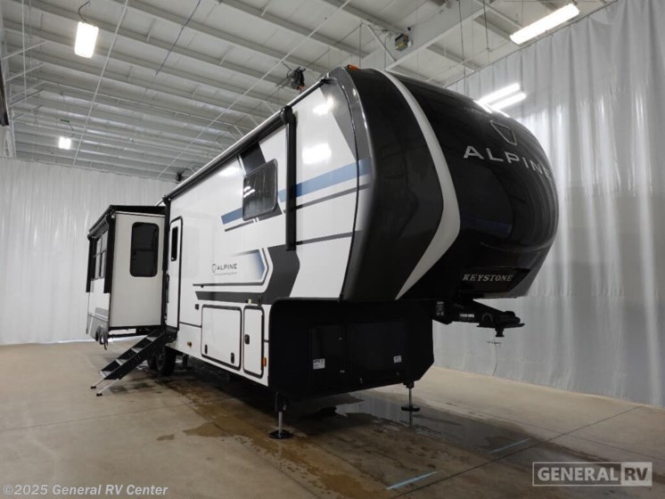 Email now about this 2026 Keystone Avalanche 321RL! New 2026 Keystone Avalanche 321RL available in Longmont, Colorado